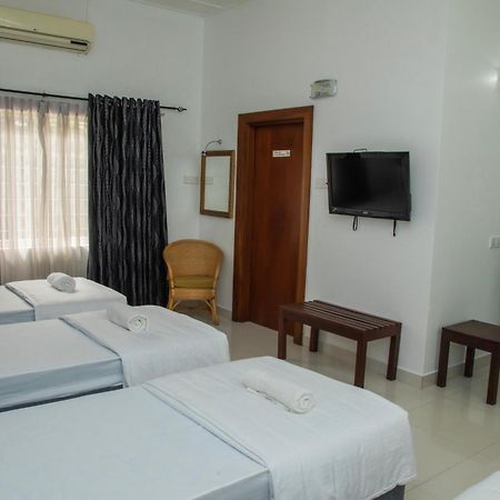 Funk Bunks - By The Lake Kandy Extérieur photo