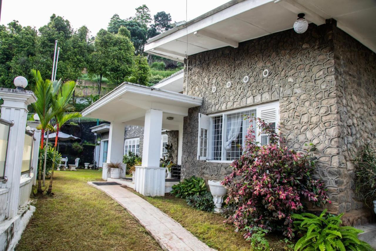 Funk Bunks - By The Lake Kandy Extérieur photo