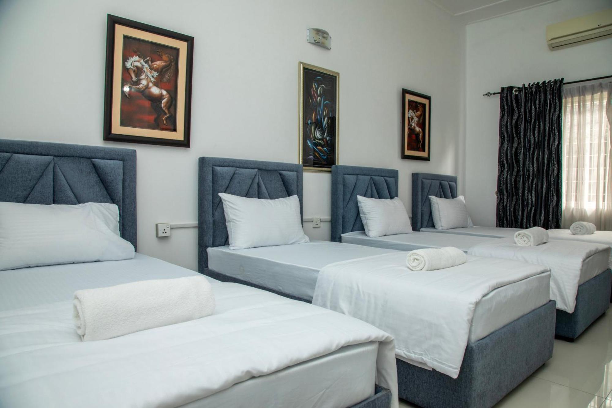 Funk Bunks - By The Lake Kandy Extérieur photo
